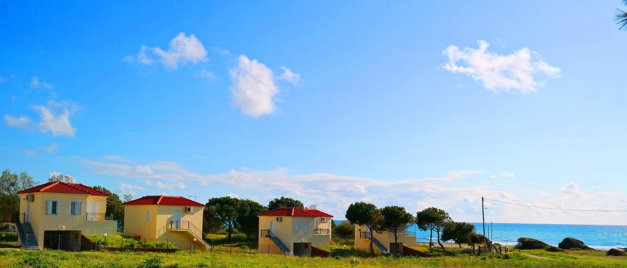 Romanos Beach Villas エクステリア 写真