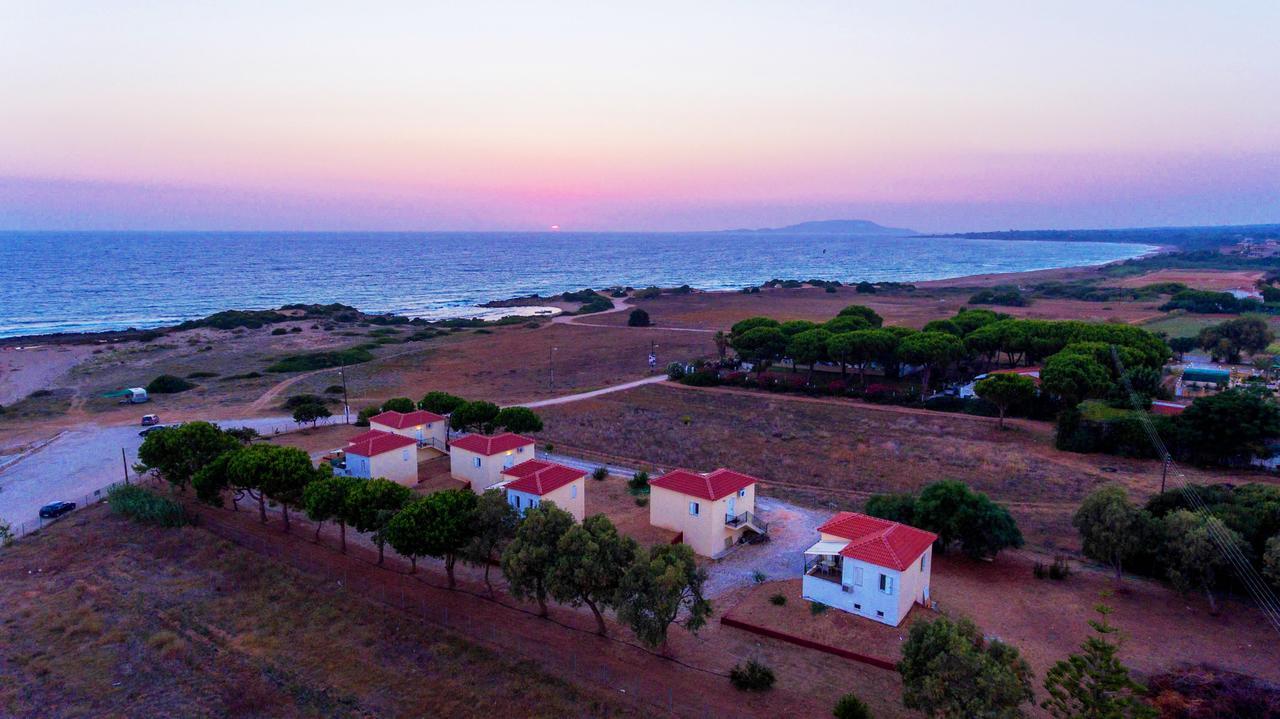 Romanos Beach Villas エクステリア 写真