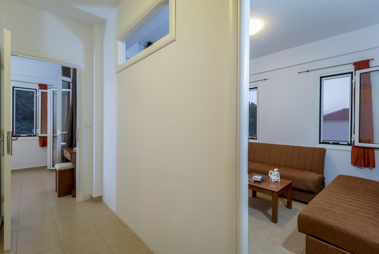 Romanos Beach Villas エクステリア 写真